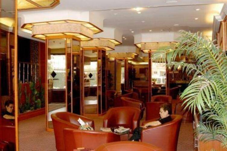 Monopol Hotel