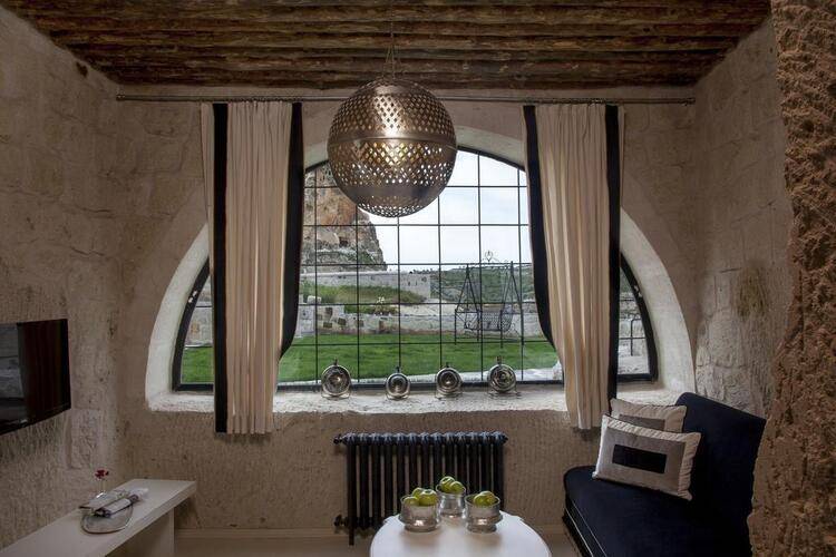Hezen Cave Hotel