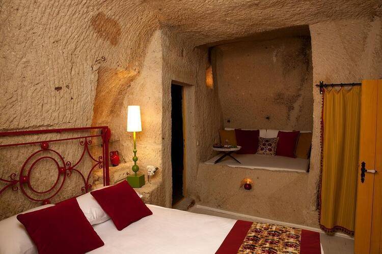 Hezen Cave Hotel