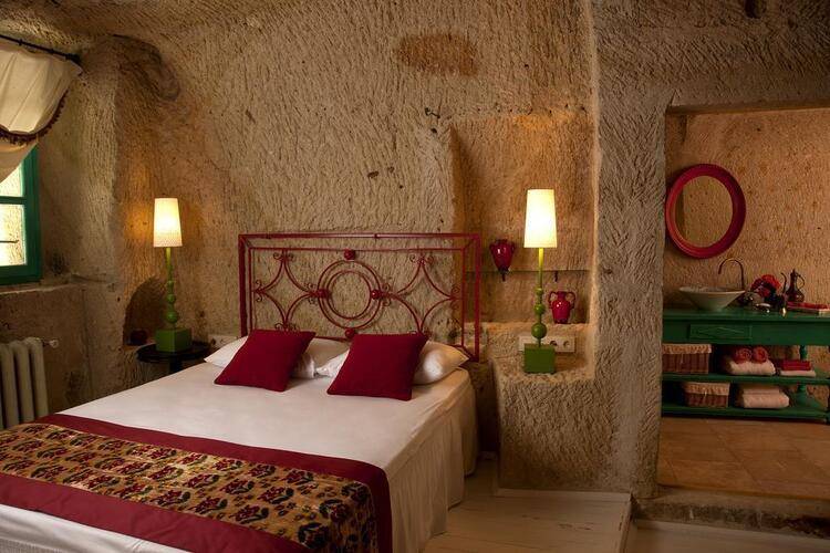 Hezen Cave Hotel