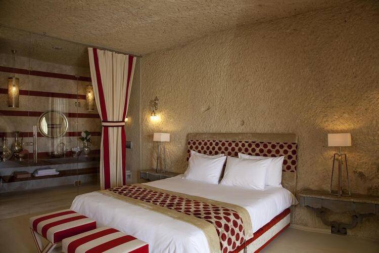 Hezen Cave Hotel