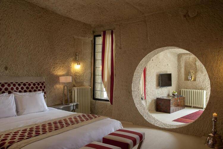 Hezen Cave Hotel