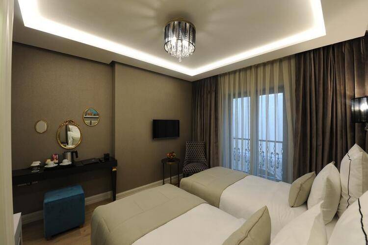 Le Petit Palace Hotel
