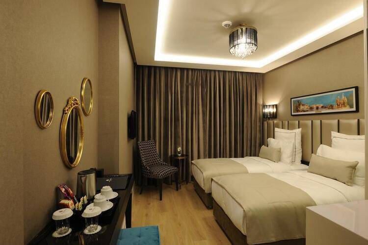 Le Petit Palace Hotel