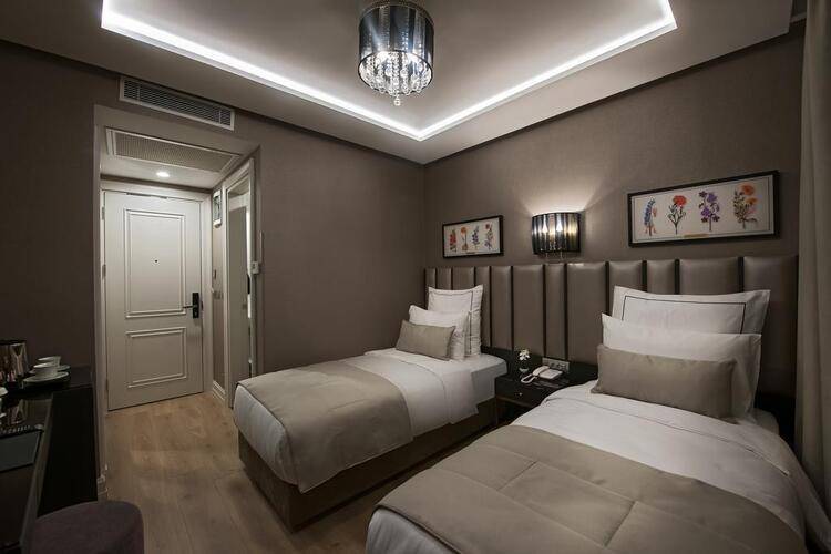 Le Petit Palace Hotel