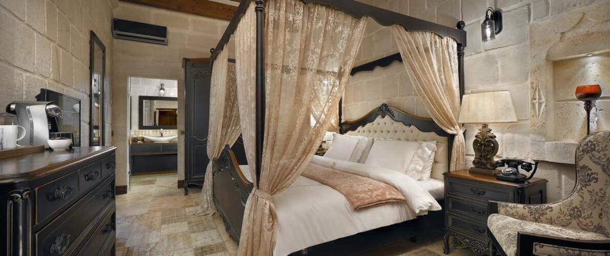 Seraphim Cave Hotel