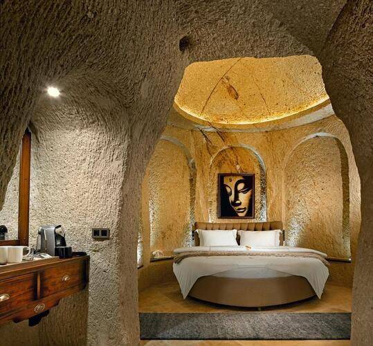 Seraphim Cave Hotel