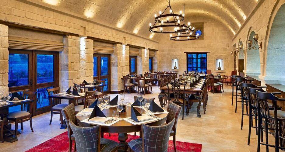 Seraphim Cave Hotel
