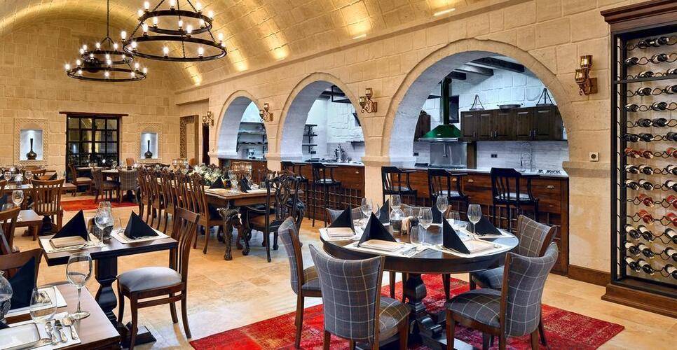 Seraphim Cave Hotel