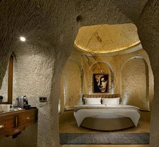 Seraphim Cave Hotel