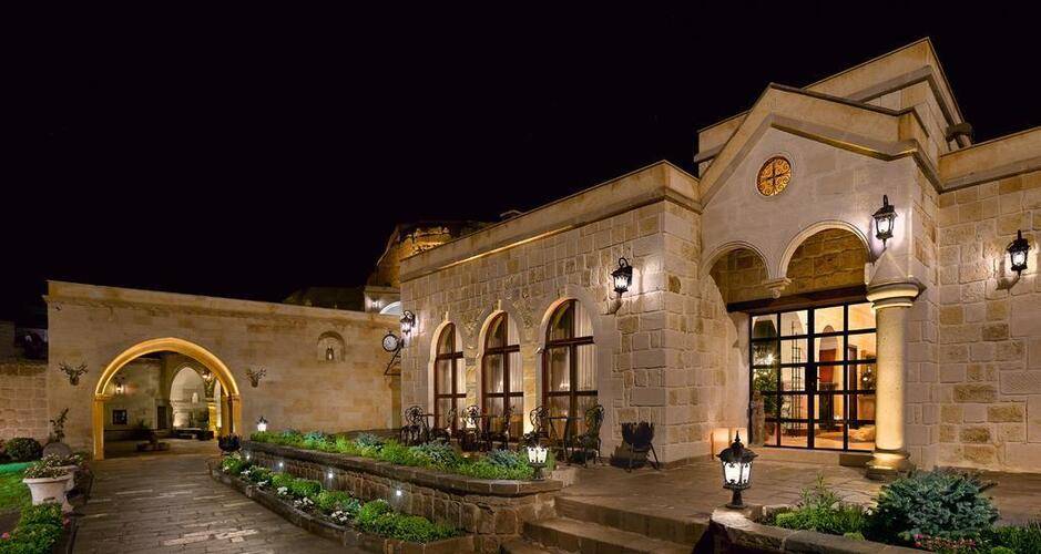 Seraphim Cave Hotel
