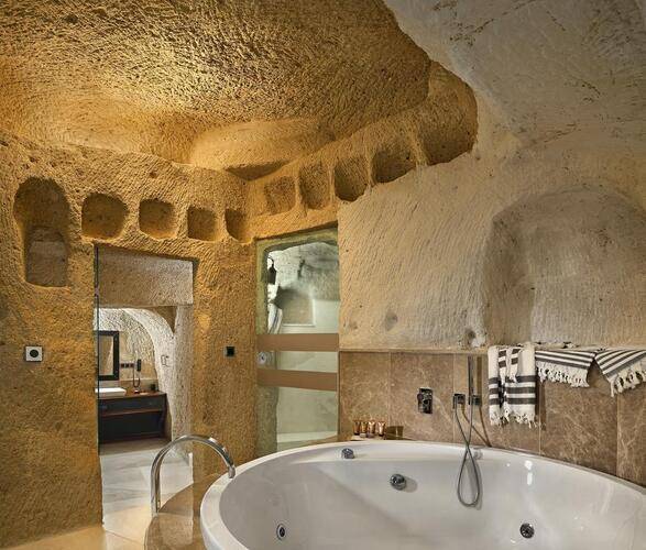 Seraphim Cave Hotel