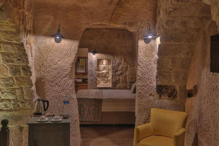 Acropolis Cave Suite