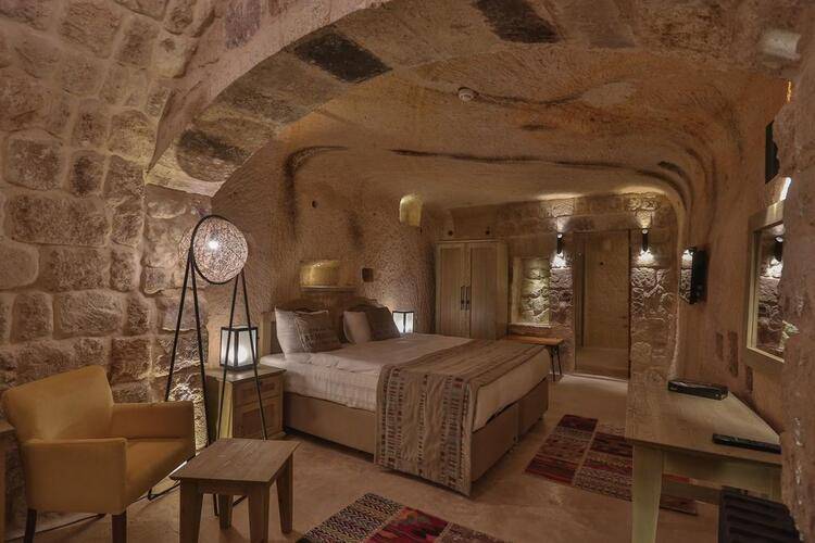 Acropolis Cave Suite