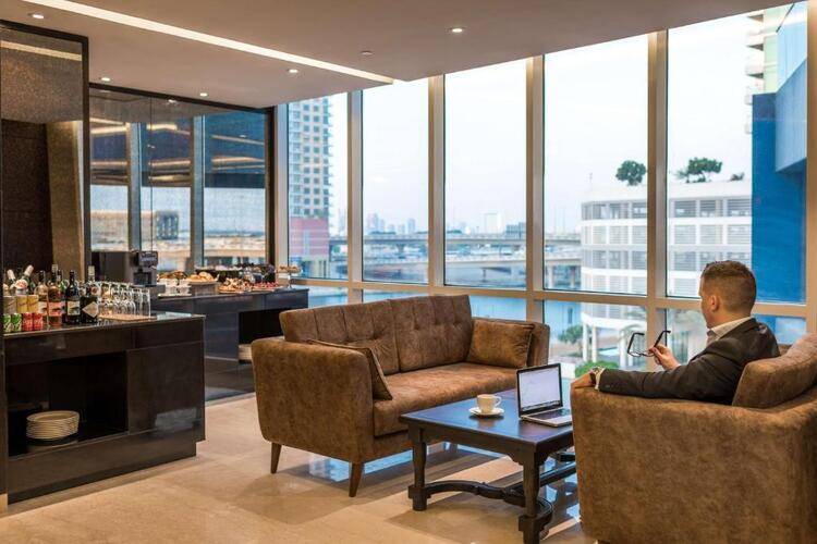 Radisson Blu Dubai Canal View