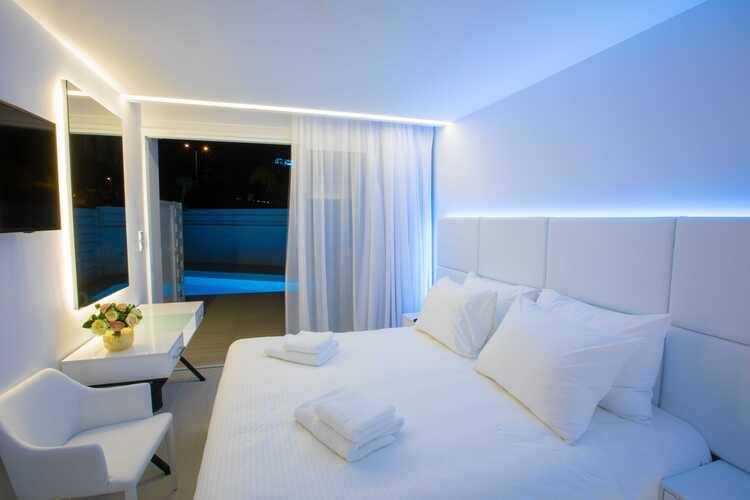 Napa Suites (Adults Only 18+)