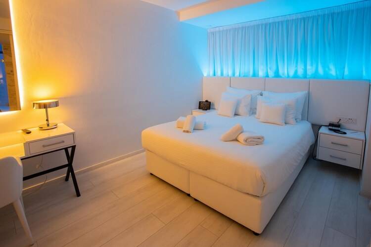 Napa Suites (Adults Only 18+)