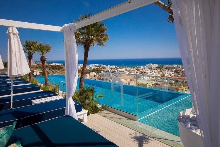 Napa Suites (Adults Only 18+)