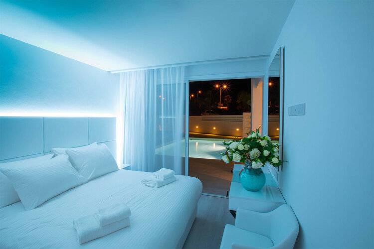 Napa Suites (Adults Only 18+)