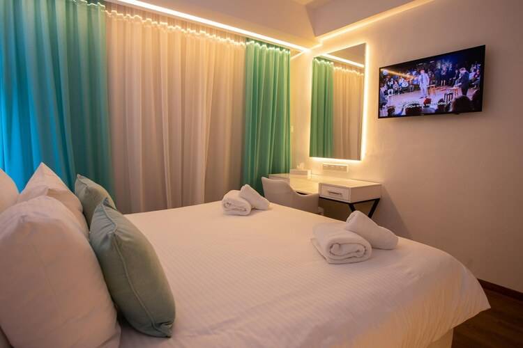 Napa Suites (Adults Only 18+)