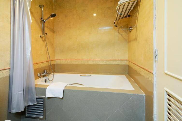 Admiral Suites Sukhumvit