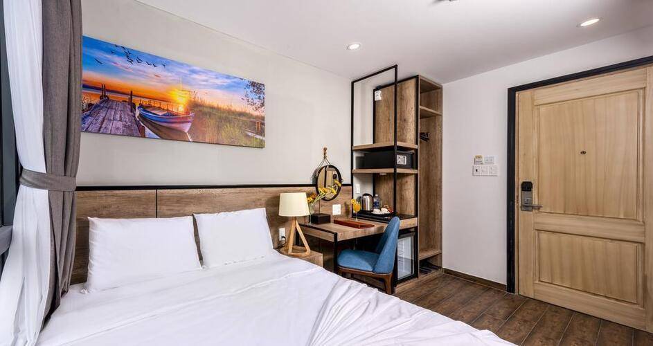 Golden Lotus Central Hotel