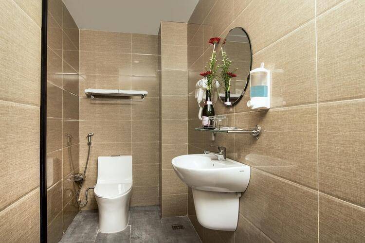 Golden Lotus Central Hotel
