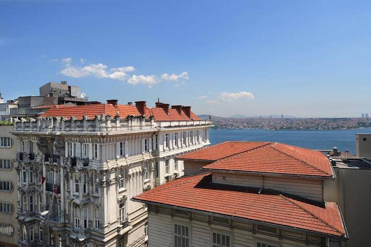 Maroon Bosphorus Hotel