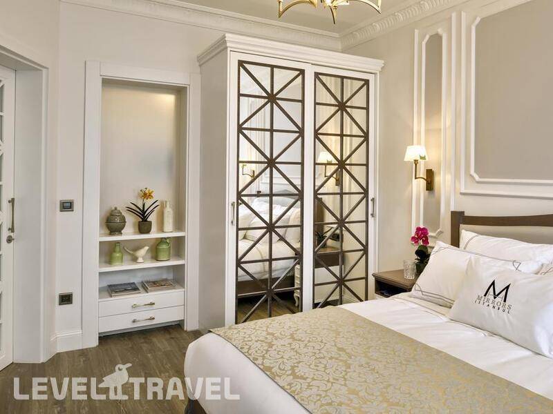 Фотография Mirrors Hotel Фотография Mirrors Hotel