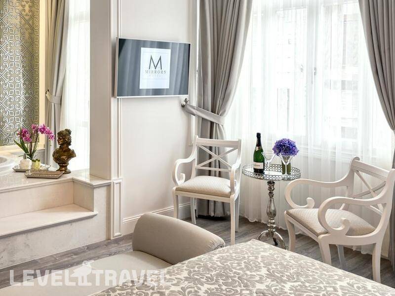 Фотография Mirrors Hotel Фотография Mirrors Hotel