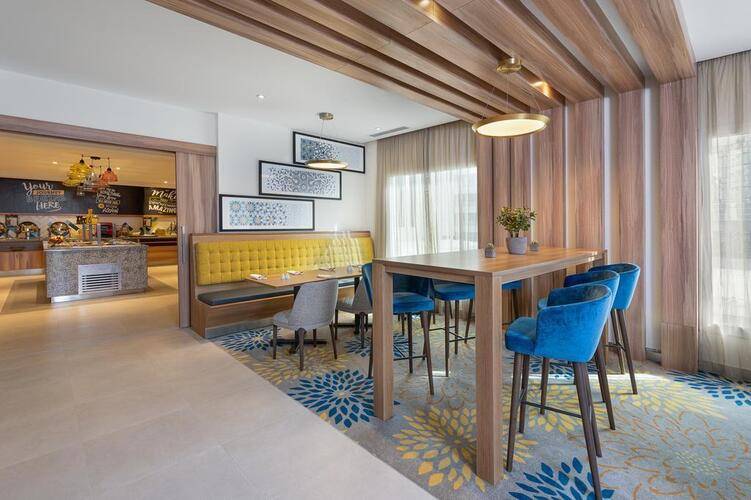 Hampton By Hilton Al Barsha
