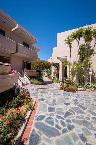 Oscar Suites & Village