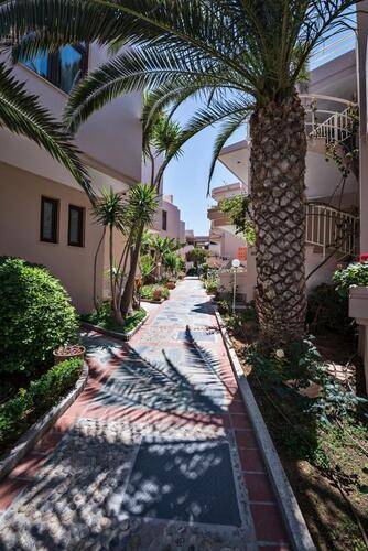 Oscar Suites & Village