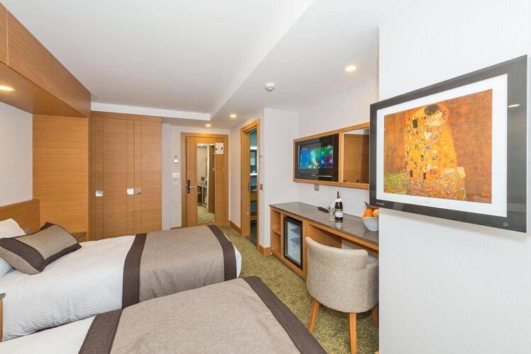 Bisetun Hotel