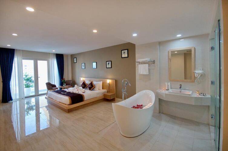 Monica Hotel Nha Trang