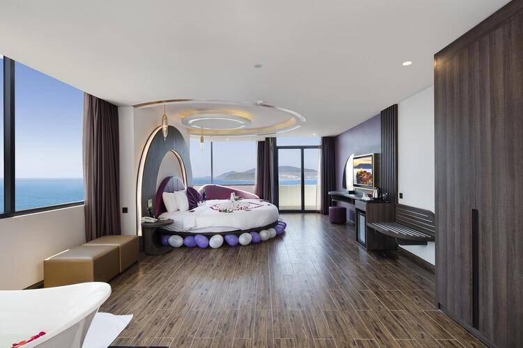 V Hotel Nha Trang