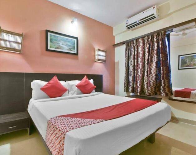 Hotel Rajeshwar (Ex. Hotel Aananda)