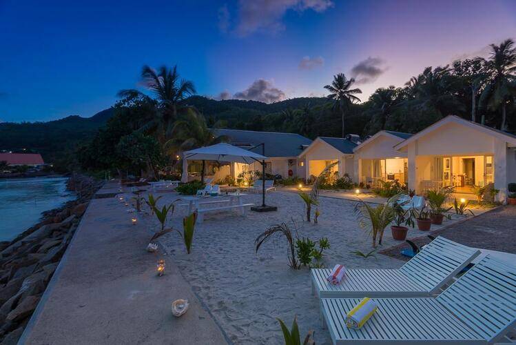 Le Nautique Luxury Beachfront Apartment