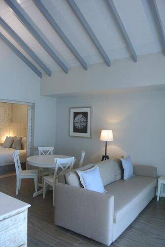 Le Nautique Luxury Beachfront Apartment