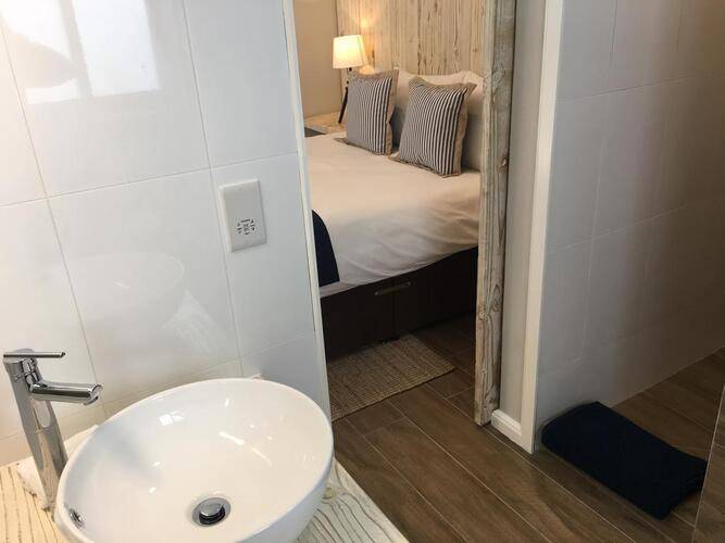 Le Nautique Luxury Beachfront Apartment
