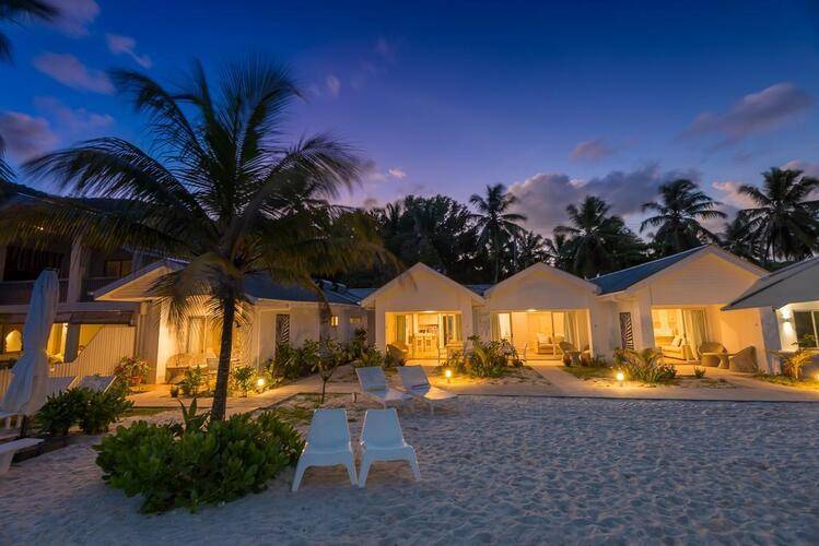 Le Nautique Luxury Beachfront Apartment