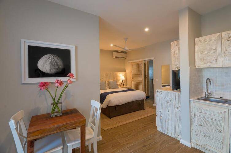 Le Nautique Luxury Beachfront Apartment