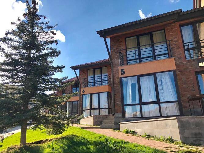 Teghenis Resort