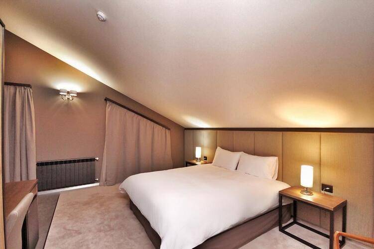 Teghenis Resort