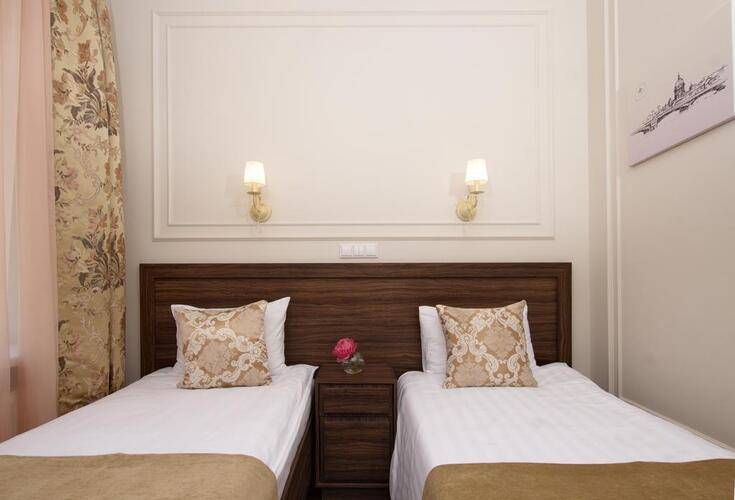 Золотой Век (Golden Age Hotel)