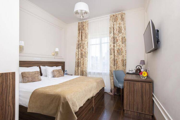 Золотой Век (Golden Age Hotel)