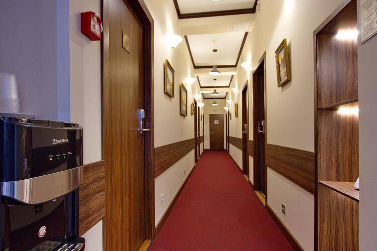 Золотой Век (Golden Age Hotel)