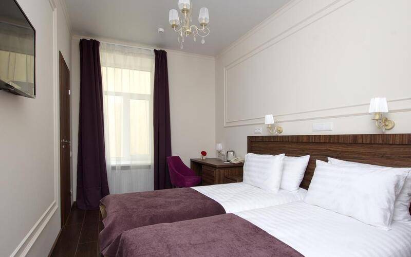 Золотой Век (Golden Age Hotel)