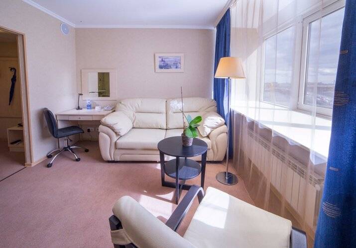 Отель Москва (The Moscow Hotel)