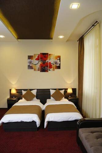 Tomus Hotel